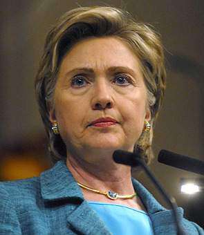 La secretaria de Estado de EEUU Hilary Clinton llega a Libia