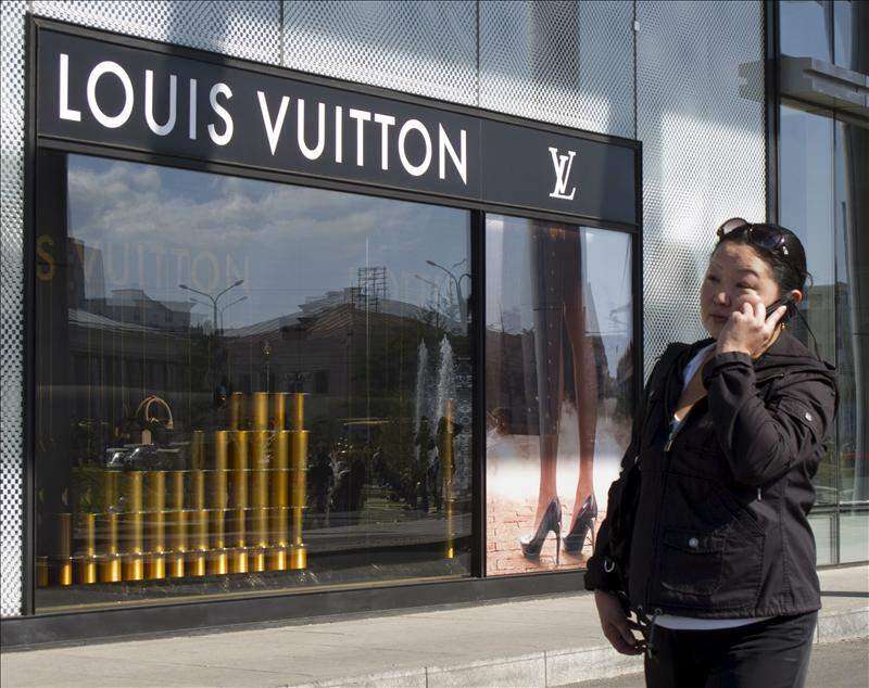 Los bolsos 'tatuados' de Louis Vuitton