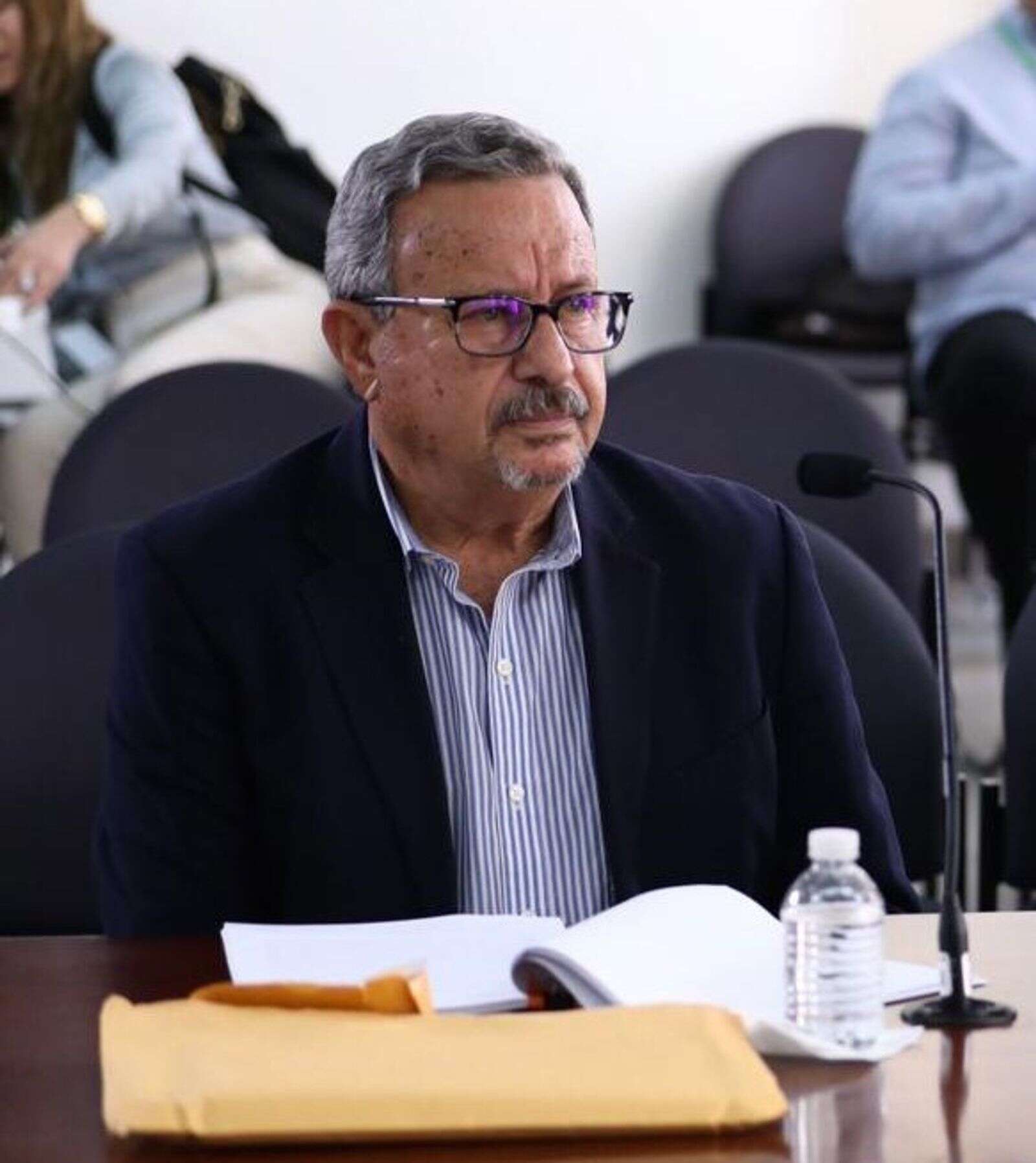 Sistema de retiro de empleados de la aee a semanas de quedarse sin