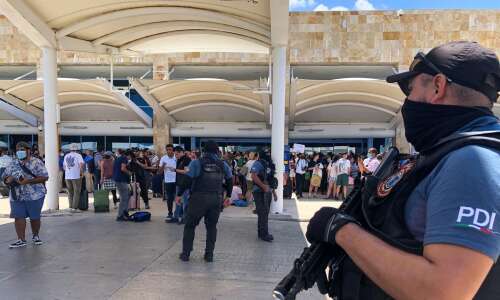 Aeropuerto de Cancún descarta detonaciones; se cayeron varios anuncios, asegura la Guardia Nacional